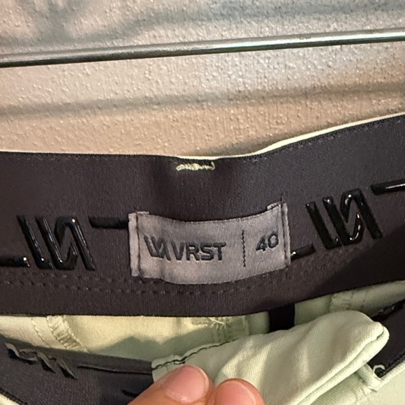 Men’s VRST Pastel Green Stretch Shorts Size 40 - Picture 2 of 9